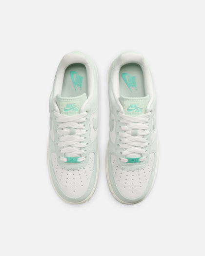 Nike Women's Air Force 1 '07 SE Spruce Aura/Pistachio