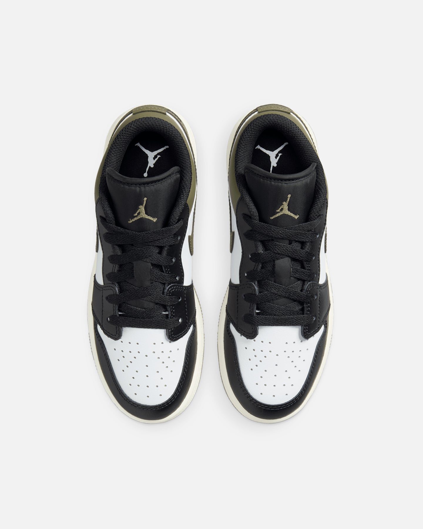 black and white jordan 1 junior