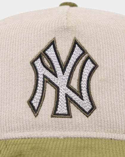 New Era New York Yankees 'Dusty Olive' Corduroy Golfer Snapback Green Med