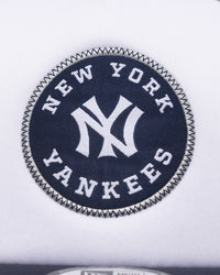 New Era New York Yankees Golfer Trucker Snapback White/Navy