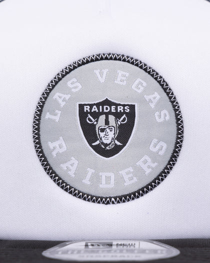 New Era Las Vegas Raiders Golfer Trucker Snapback White/Black