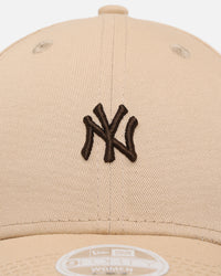New Era Women's New York Yankees 9FORTY A-Frame Strapback Oat Milk/Real Tree