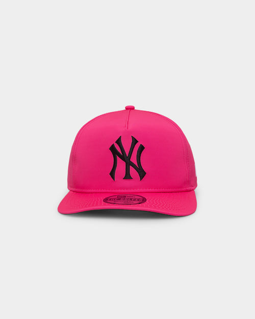 New Era New York Yankees 'Citrus Glow' Prolight Golfer Snapback Neon Pink