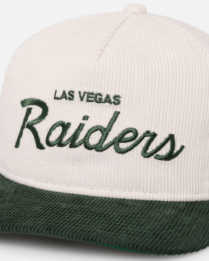 New Era Las Vegas Raiders 'Currency Corduroy' Golfer Pre-Curved Snapback Chrome White