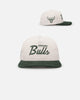 New Era Chicago Bulls 'Currency Corduroy' Golfer Pre-Curved Snapback Chrome White