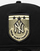 New Era New York Yankees 'Military Patch' Pre-Curved Golfer Snapback Black