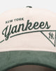 New Era New York Yankees 'Heritage Golf' Pre-Curved Golfer Snapback Chrome White
