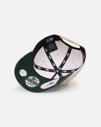 New Era New York Yankees 'Heritage Golf' Pre-Curved Golfer Snapback Chrome White