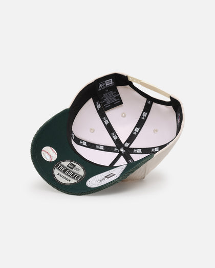 New Era New York Yankees 'Heritage Golf' Pre-Curved Golfer Snapback Chrome White