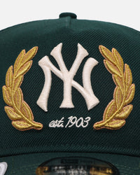 New Era New York Yankees 'Heritage Golf' Pre-Curved Golfer Snapback Cilantro Green