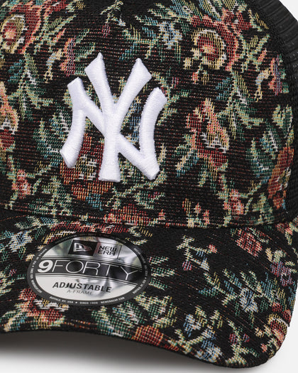 New Era New York Yankees 'Black Floral Tapestry' 9FORTY A-Frame Trucker Snapback Tapestry