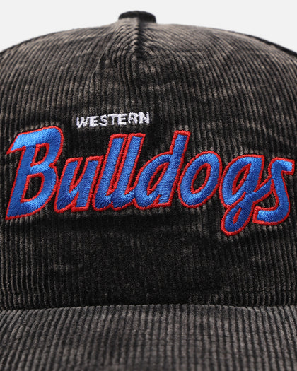 New Era Western Bulldogs 'Washed Corduroy' Pre-Curved Golfer Snapback Black/Kelly Green