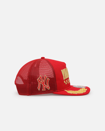 New Era New York Yankees 'Podium Collection' Pre-Curved Golfer Trucker Snapback Scarlet/Metallic Gold