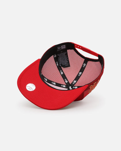 New Era New York Yankees 'Podium Collection' Pre-Curved Golfer Trucker Snapback Scarlet/Metallic Gold
