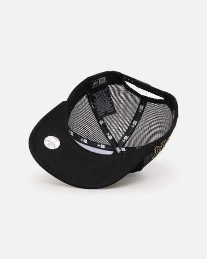 New Era New York Yankees 'Podium Collection' Pre-Curved Golfer Trucker Snapback Black/Metallic Gold