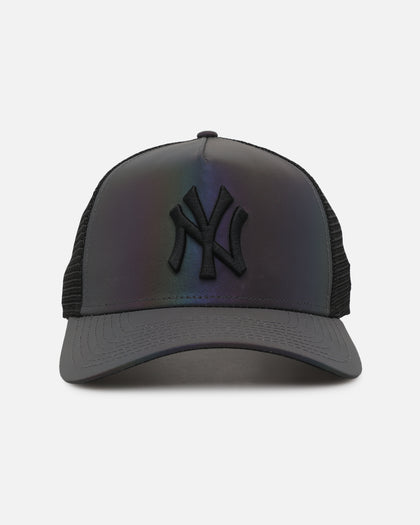 New Era New York Yankees 'Iridescent' 9FORTY A-Frame Trucker Snapback Iridescent