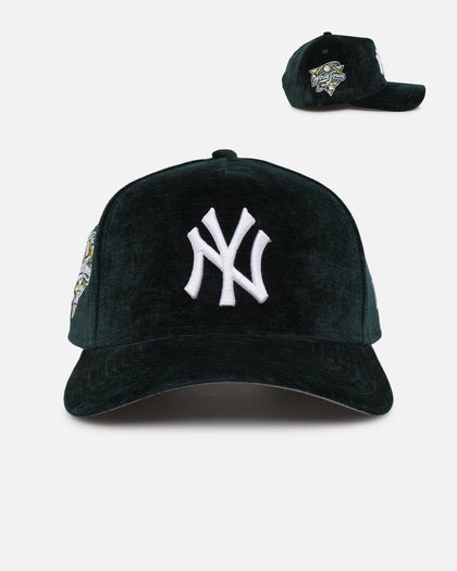 New Era New York Yankees 'Plush Chenille' 9FORTY A-Frame Snapback Dark Green