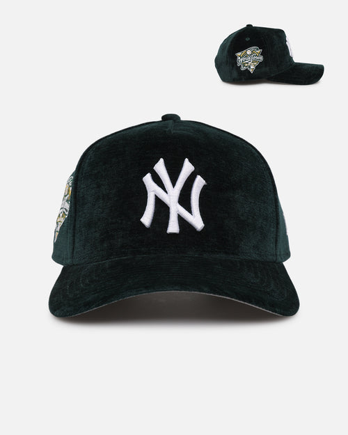 New Era New York Yankees 'Plush Chenille' 9FORTY A-Frame Snapback Dark Green