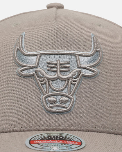 Mitchell & Ness Chicago Bulls 'Seasonal Core' MVP Snapback Khaki