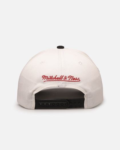 Mitchell & Ness Chicago Bulls 'Draft Day' Pro Pinch Snapback White/Black