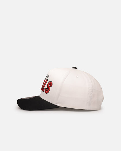 Mitchell & Ness Chicago Bulls 'Draft Day' Pro Pinch Snapback White/Black