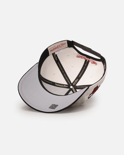 Mitchell & Ness Chicago Bulls 'Draft Day' Pro Pinch Snapback White/Black