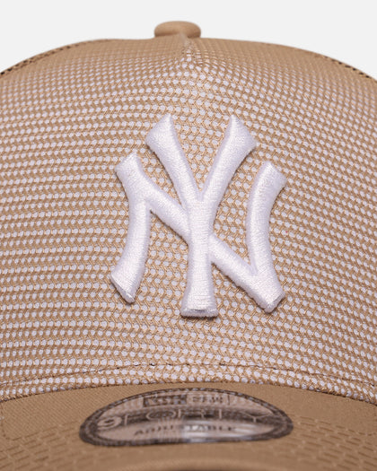 New Era New York Yankees 'Polychromatic Mesh' 9FORTY A-Frame Snapback Camel