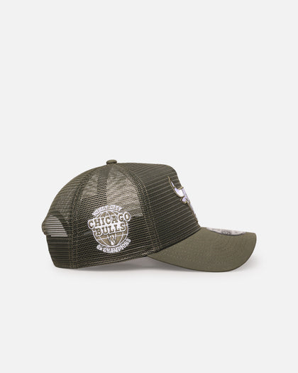 New Era Chicago Bulls 'Polychromatic Mesh' 9FORTY A-Frame Snapback New Olive