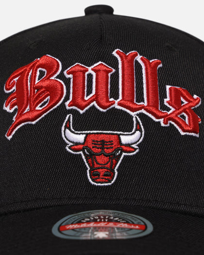 Mitchell & Ness Chicago Bulls 'Old English Classic' MVP Snapback Black