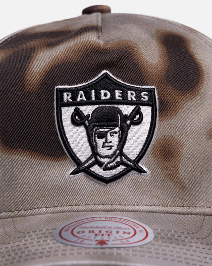Mitchell & Ness Las Vegas Raiders 'Distressed Origin' Deadstock Snapback Camo
