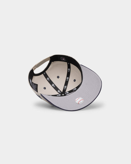 New Era New York Yankees Old Golfer Snapback Stone/Navy