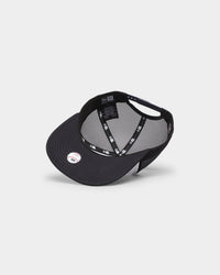 New Era Atlanta Braves 'Team Two-Tone' Prolight Old Golfer Trucker Snapback White/OTC