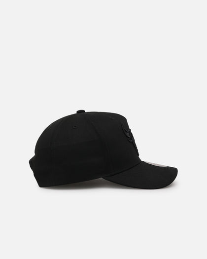 Mitchell & Ness Chicago Bulls 'Black Team Logo' MVP Snapback Black