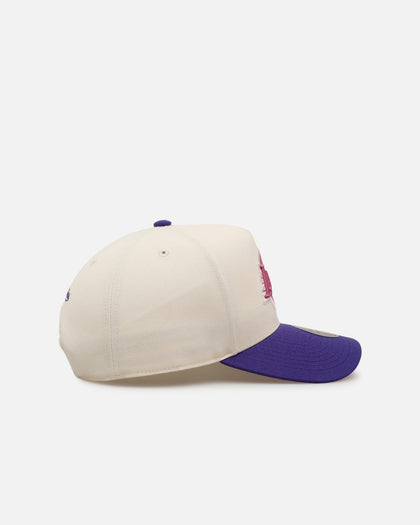 Mitchell & Ness Los Angeles Lakers 'Pink Team Logo' Pro Pinch Snapback Off White