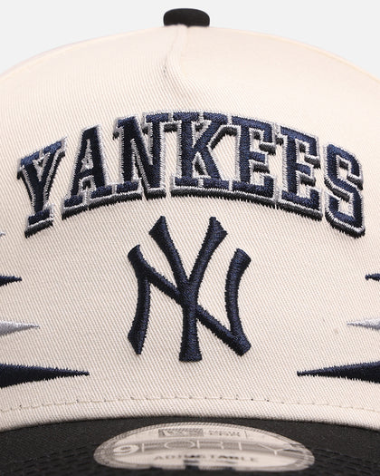New Era New York Yankees 'Regency Crown' 9FORTY A-Frame Snapback Chrome White/Black