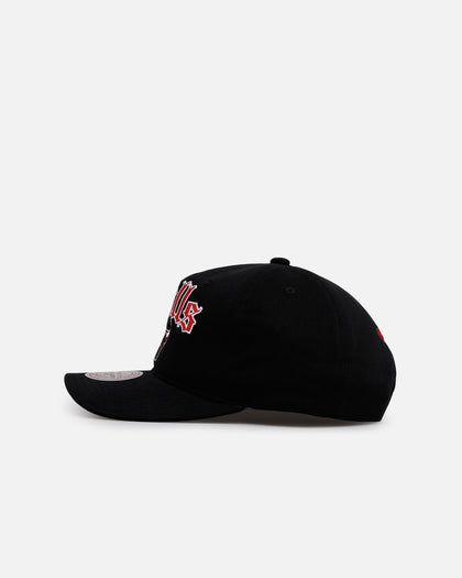 Mitchell & Ness Chicago Bulls 'Old English' Caddy Fit Snapback Black