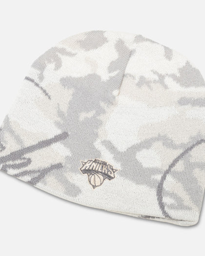 Mitchell & Ness New York Knicks Snow Camo Skull Beanie Snow Camo