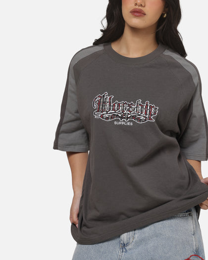 Worship Catharsis Box Crop Raglan T-Shirt Worn Black