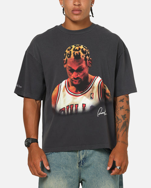 Mitchell & Ness Chicago Bulls Dennis Rodman Look Out T-Shirt Washed Black