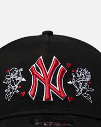 New Era New York Yankees 'Valentines Day' 9FORTY A-Frame Snapback Black