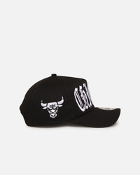 New Era Chicago Bulls 'Oversized Gothic Script Crown' 9FORTY A-Frame Snapback Black/White
