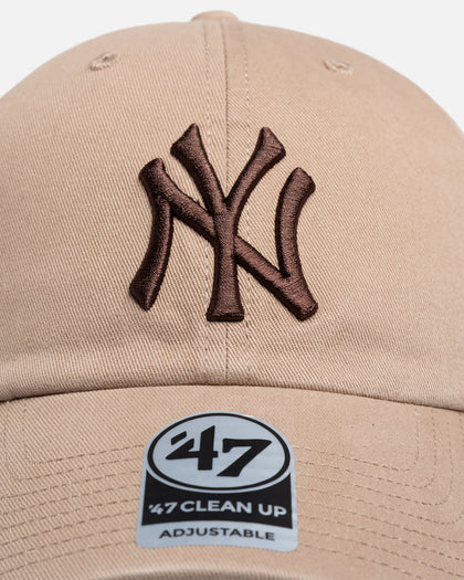 47 Brand New York Yankees "Latte" Clean Up Strapback Latte