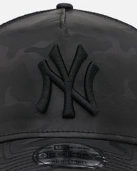 New Era New York Yankees 'Camo' 9FORTY A-Frame Trucker Snapback Black
