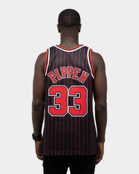 Mitchell & Ness Chicago Bulls Scottie Pippen '95-'96 #33 Swingman Jersey Black