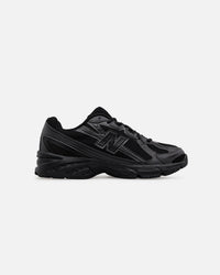 New Balance 740 Black/Black