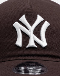 New Era New York Yankees 'Duck Canvas' 9FORTY A-Frame Unstructured Snapback Walnut