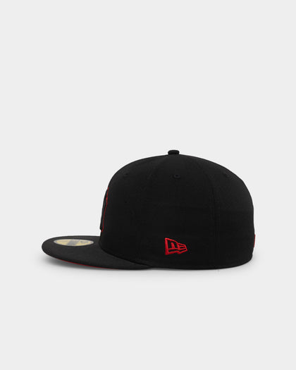 New Era New York Yankees "Scarlet Bottom" 59FIFTY Fitted Black/Scarlet