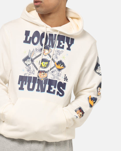 New Era Los Angeles Dodgers Looney Tunes Hoodie Light Beige