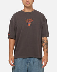 Mitchell & Ness New York Knicks Blackletter Champs Box T-Shirt Slate