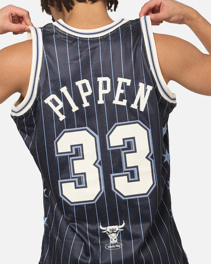 Mitchell & Ness Chicago Bulls Scottie Pippen #33 Playoff Energy Swingman Jersey Navy